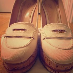 Chloë Olona Tex Ivory Platforms